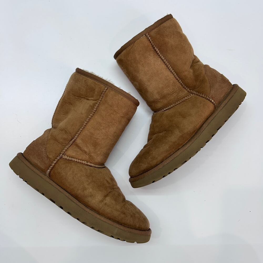 UGG Classic Short II Boot in Chestnut 7 Style 1016223